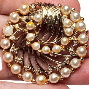 Vintage Brooch Pearls Round Swirl Gold Tone 1.5" Broach Pin Unsigned